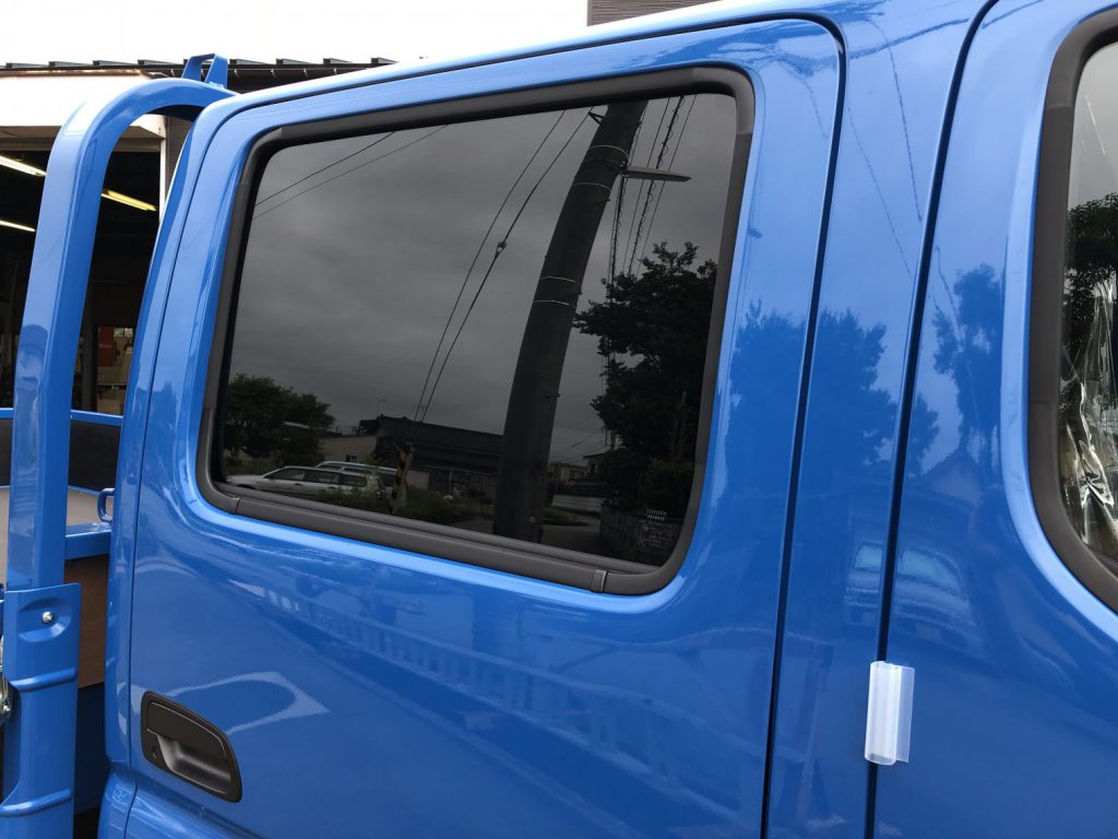 日野　デュトロ