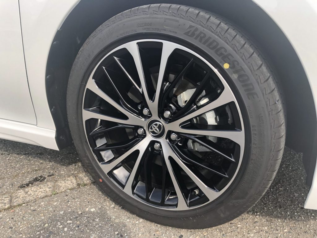 カムリハイブリッドガラスコーティング施工