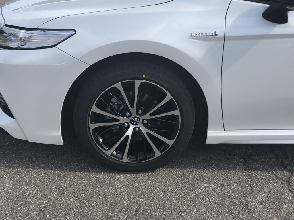 カムリハイブリッドガラスコーティング施工