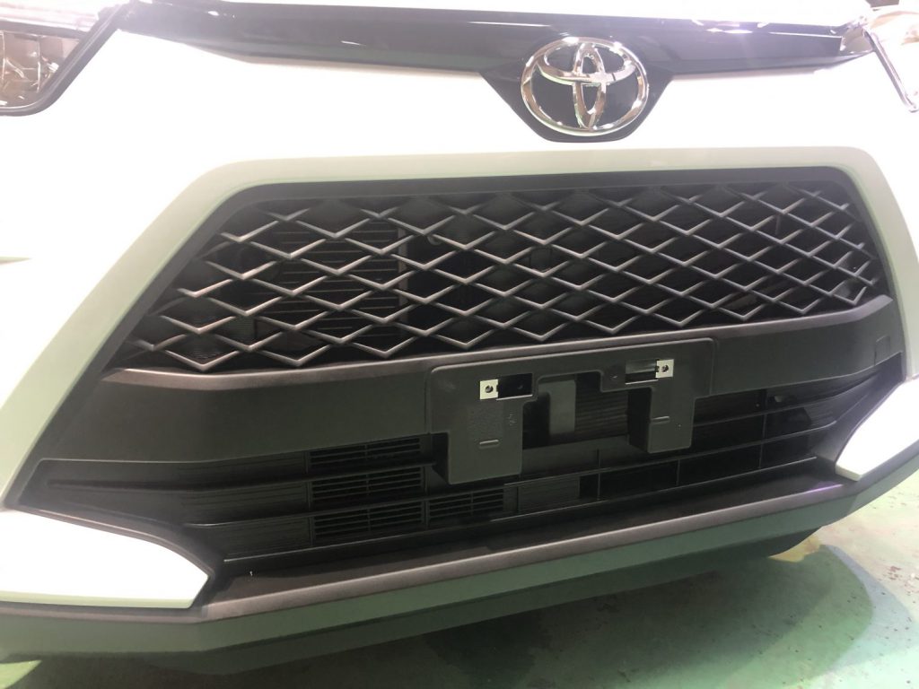 トヨタ　ライズガラスコーティング施工