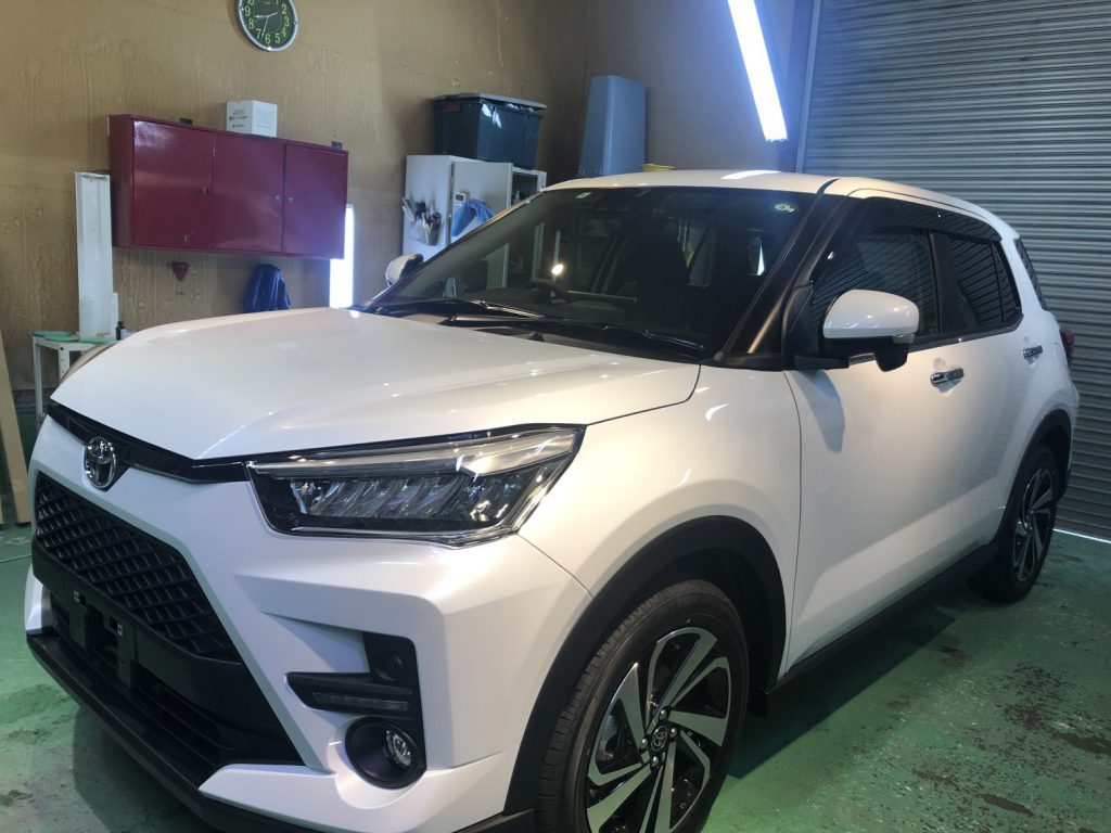 トヨタ　ライズガラスコーティング施工