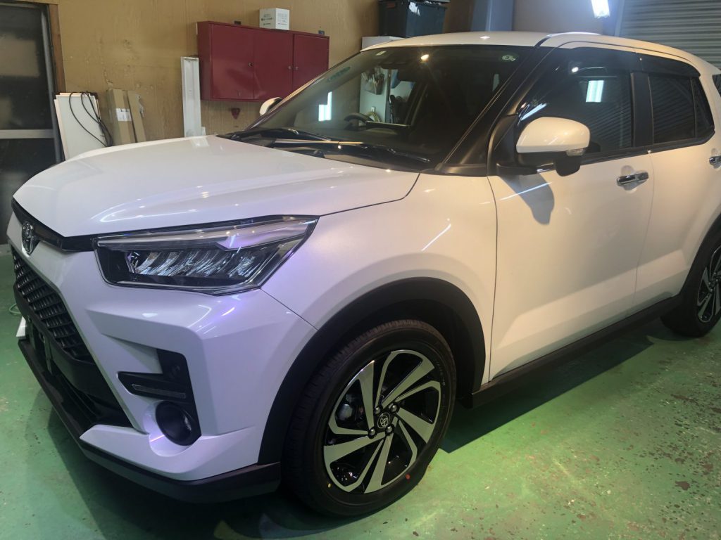 トヨタ　ライズガラスコーティング施工