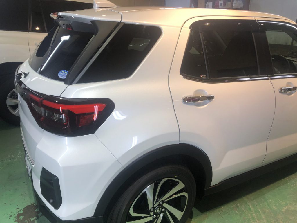 トヨタ　ライズガラスコーティング施工