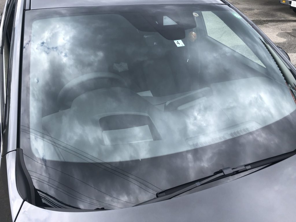 マツダ３ファストバック　ガラスコーティング施工