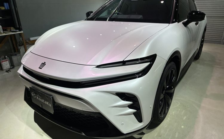 クラウンスポーツ鏡面磨き作業とセラミックコーティング施工事例　高岡市Ｋ様