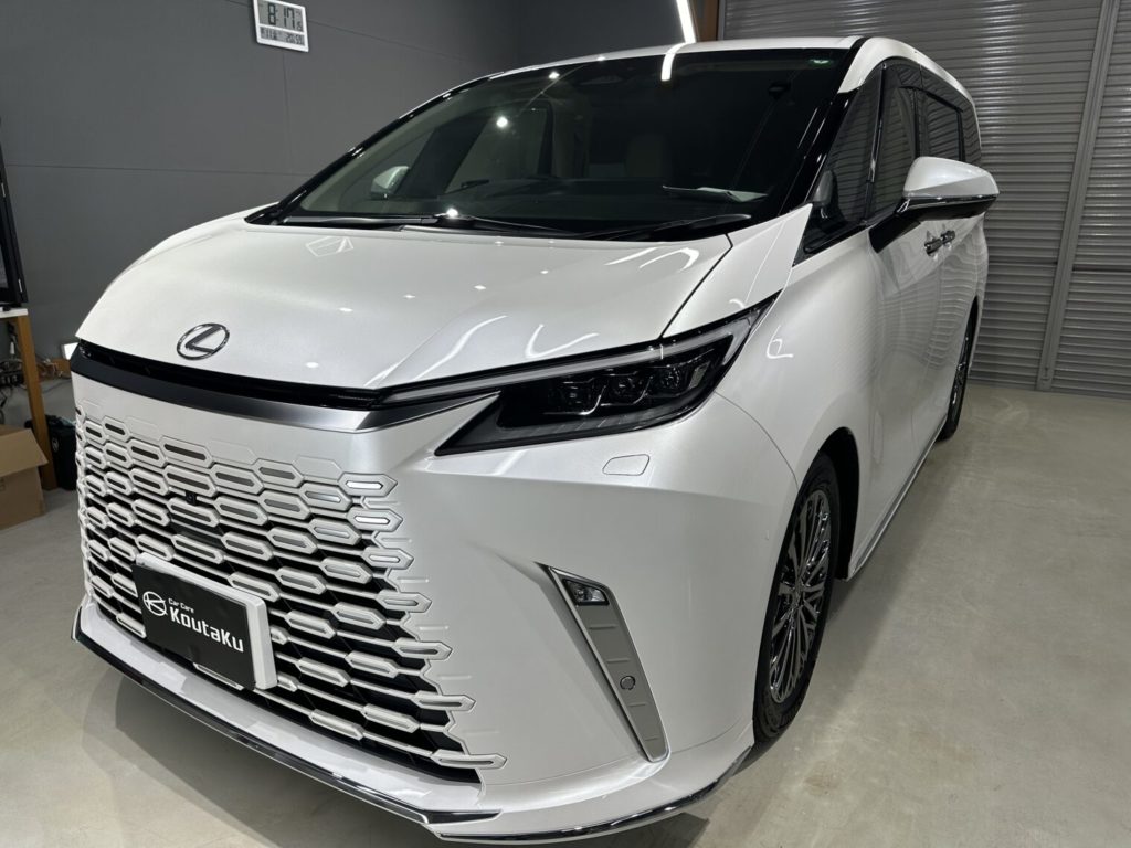 レクサス・LM５００ｈ鏡面磨き作業・セラミックコーティング施工事例　富山市Ｔ様