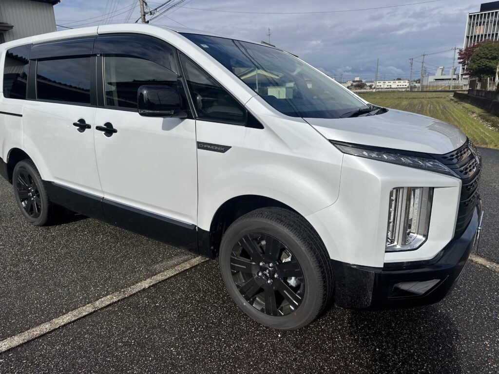 三菱デリカＤ５遮熱カーフィルム施工事例　中新川郡Ｋ様