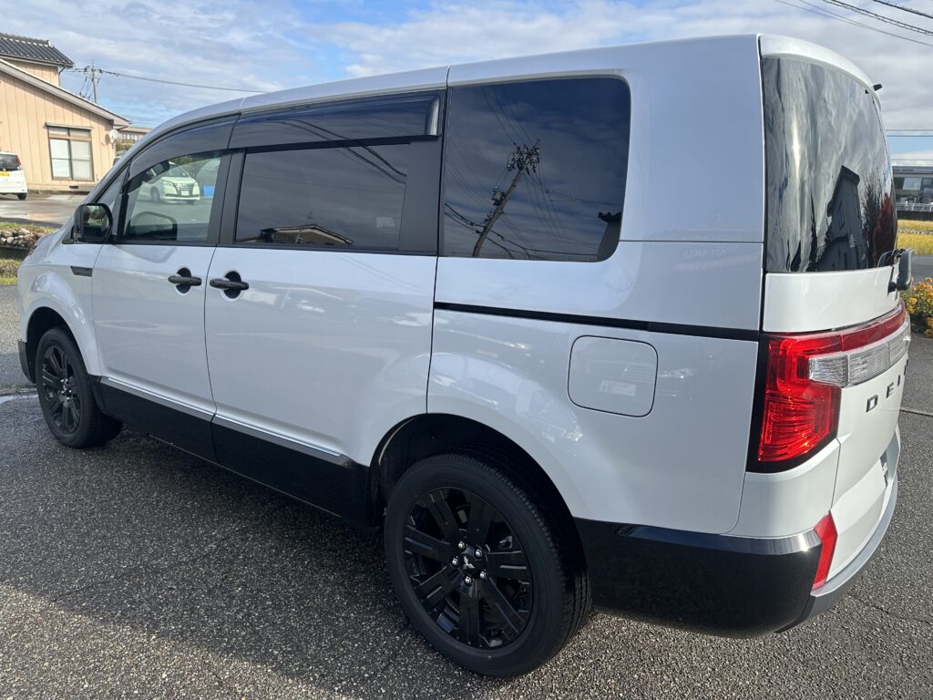 三菱デリカＤ５遮熱カーフィルム施工事例　中新川郡Ｋ様