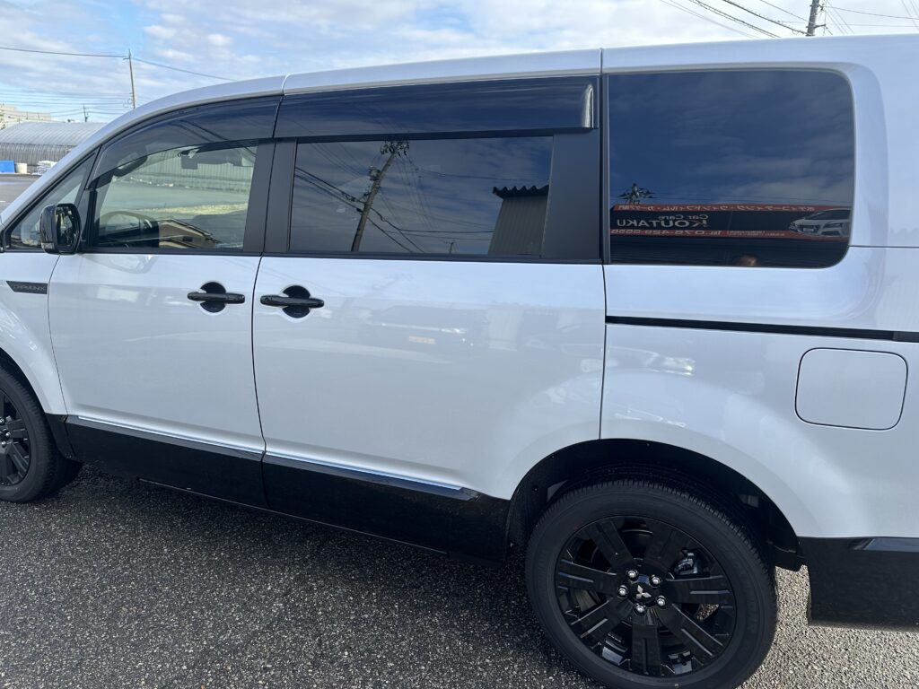 三菱デリカＤ５遮熱カーフィルム施工事例　中新川郡Ｋ様