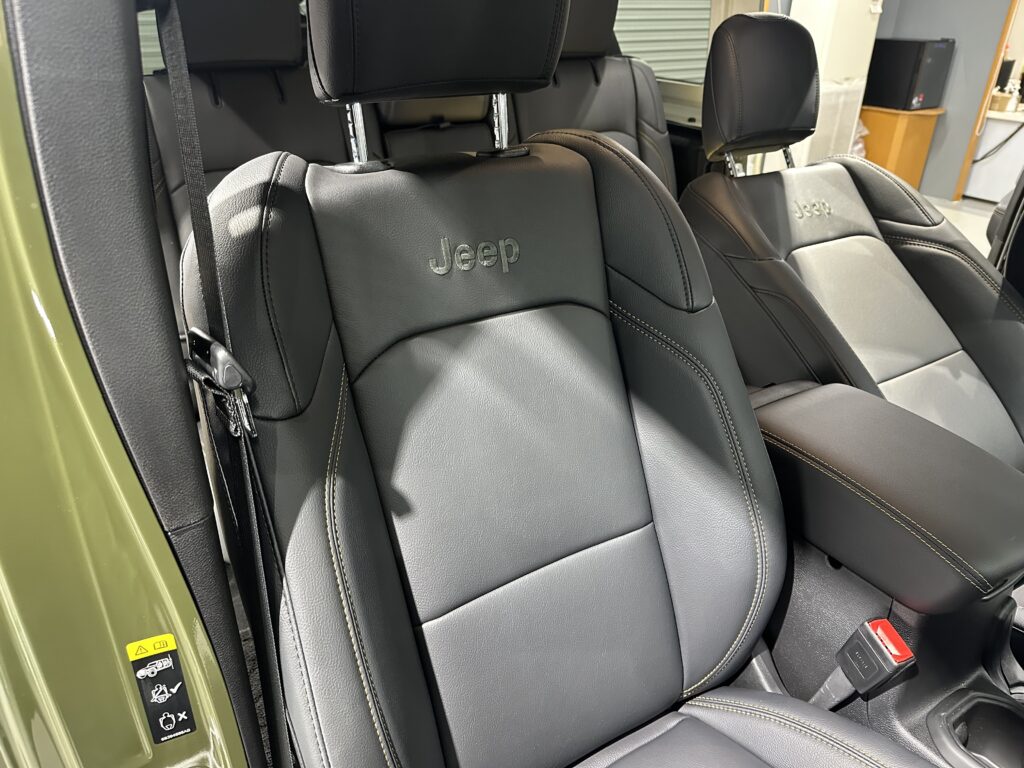 ラングラー鏡面磨き作業+セラミックコーティング施工事例　富山県富山市Ｋ様