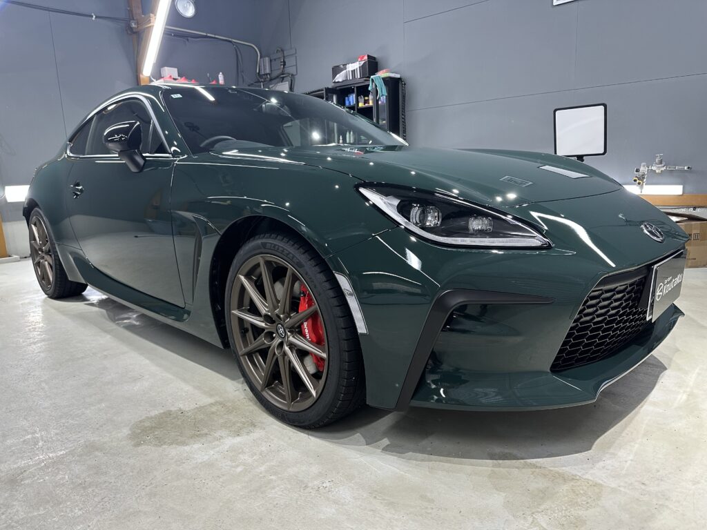 トヨタ８６・鏡面磨き作業+セラミックコーティング・富山県富山市K様よりご依頼いただきました。