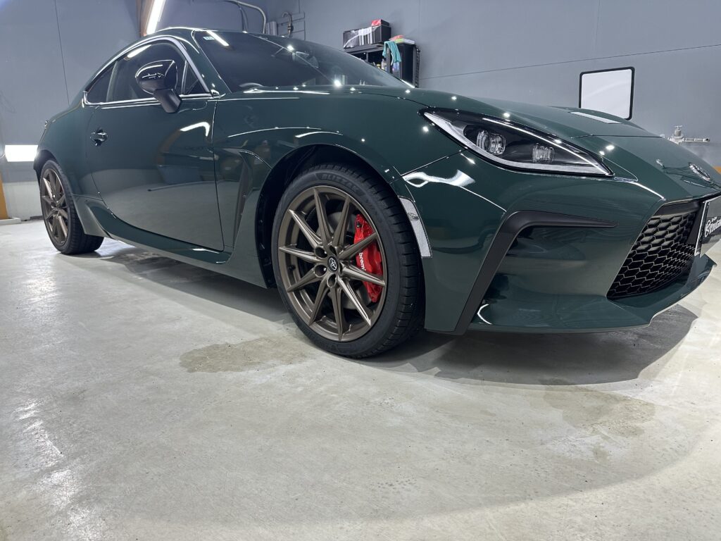 トヨタ８６・鏡面磨き作業+セラミックコーティング・富山県富山市K様よりご依頼いただきました。