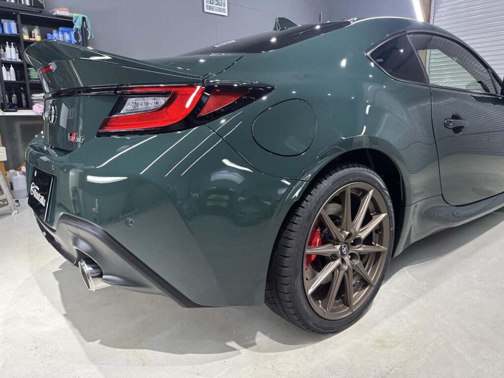 トヨタ８６・鏡面磨き作業+セラミックコーティング・富山県富山市K様よりご依頼いただきました。