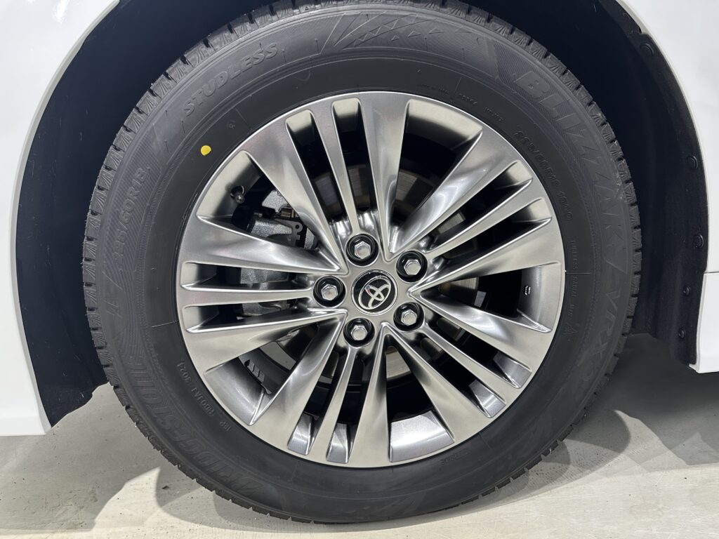 トヨタアルファード・鏡面磨き作業+セラミックコーティング施工事例　富山県砺波市S様