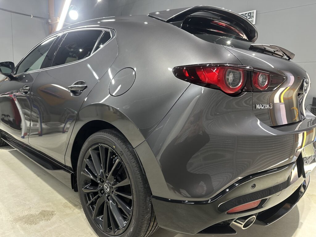 マツダ３・鏡面磨き作業+セラミックコーティング施工事例　富山県魚津市Y様