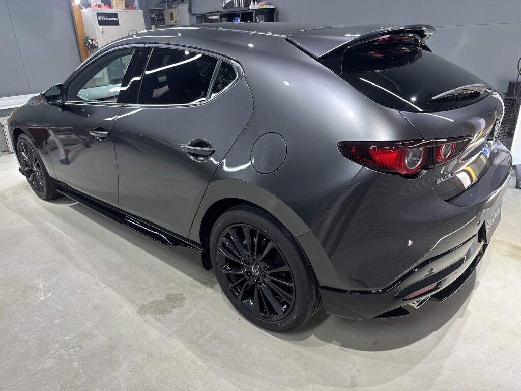 マツダ３・鏡面磨き作業+セラミックコーティング施工事例　富山県魚津市Y様