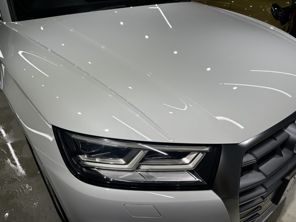 アウディQ5・鏡面磨き作業+セラミックコーティング施工　富山県下新川郡O様