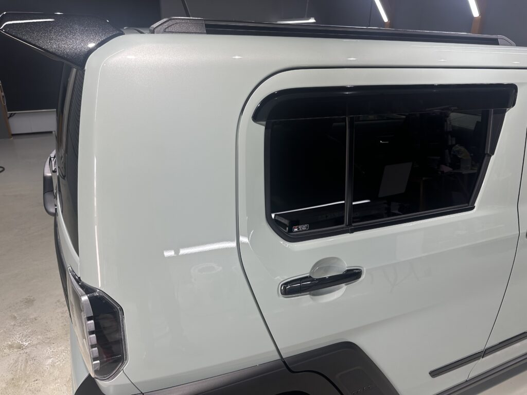 ダイハツタフト・鏡面磨き作業+セラミックコーティング施工事例　富山県滑川市H様