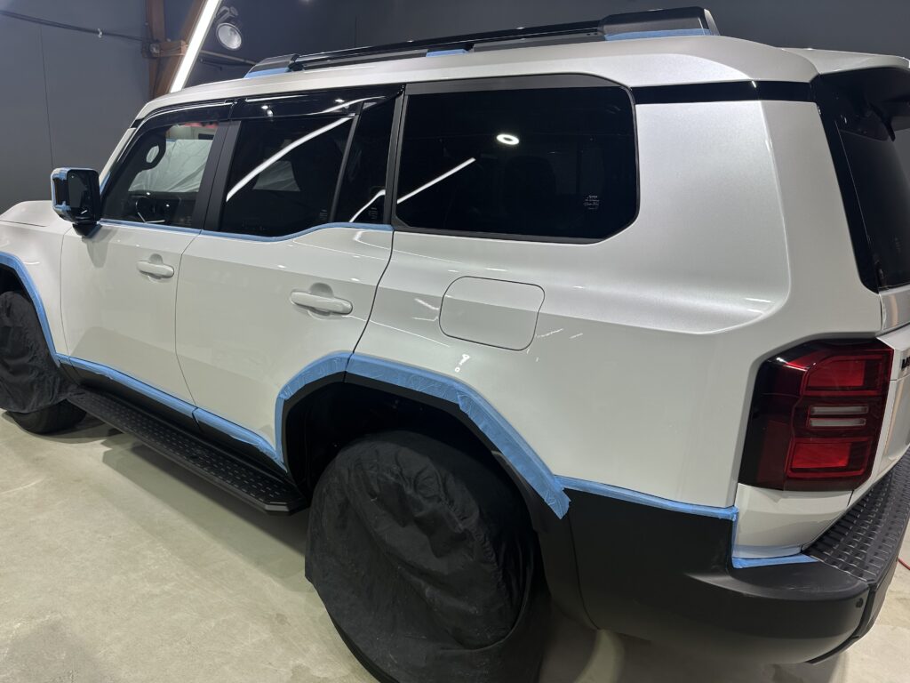 トヨタランドクルーザー２５０・鏡面磨き作業+セラミックコーティング施工事例　富山県 富山市Ｉ様