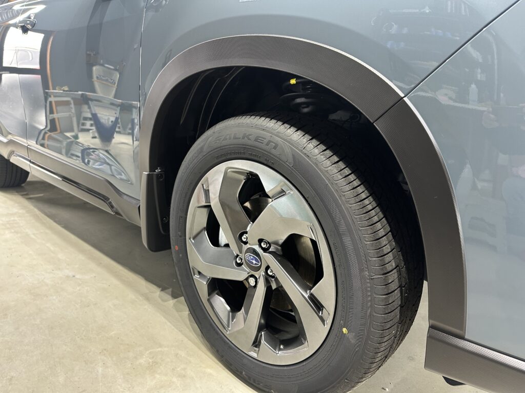 スバルフォレスター・鏡面磨き作業+セラミックコーティング施工事例　石川県 金沢市Ｔ様