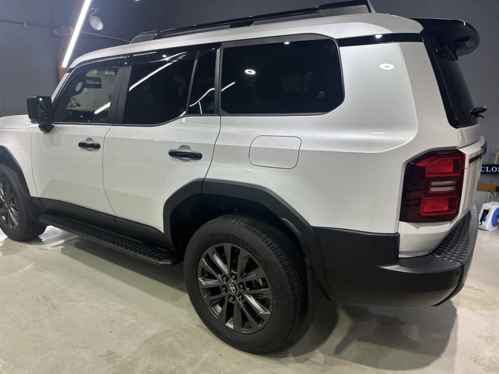 トヨタランドクルーザー２５０・鏡面磨き作業+セラミックコーティング施工事例　富山県富山市Y様