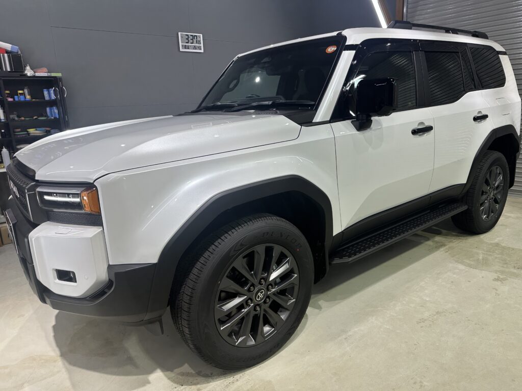 トヨタランドクルーザー２５０・鏡面磨き作業+セラミックコーティング施工事例　富山県富山市Y様