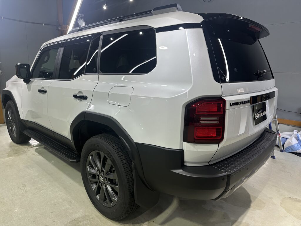 トヨタランドクルーザー２５０・鏡面磨き作業+セラミックコーティング施工事例　富山県富山市Y様