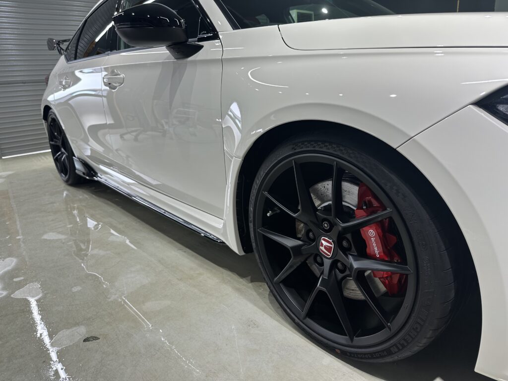 ホンダシビックタイプR・鏡面磨き作業+セラミックコーティング施工事例　富山県　射水市Ｉ様