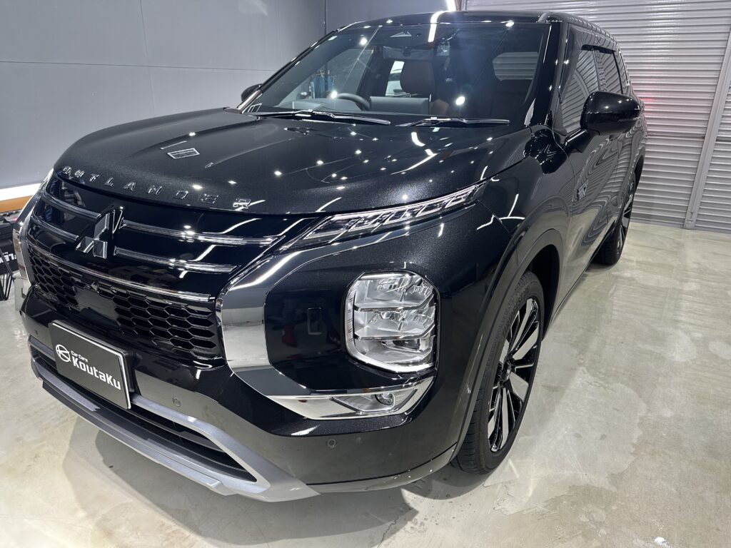 三菱アウトランダーPHEV・鏡面磨き作業+セラミックコーティング施工事例　富山県富山市K様