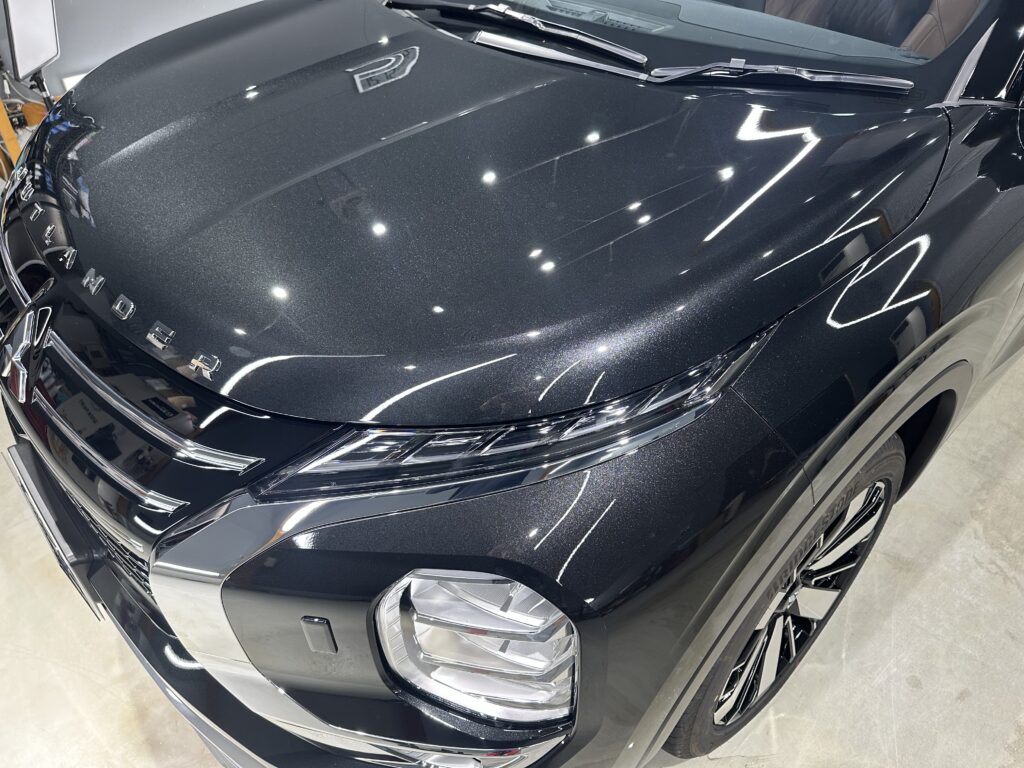 三菱アウトランダーPHEV・鏡面磨き作業+セラミックコーティング施工事例　富山県富山市K様