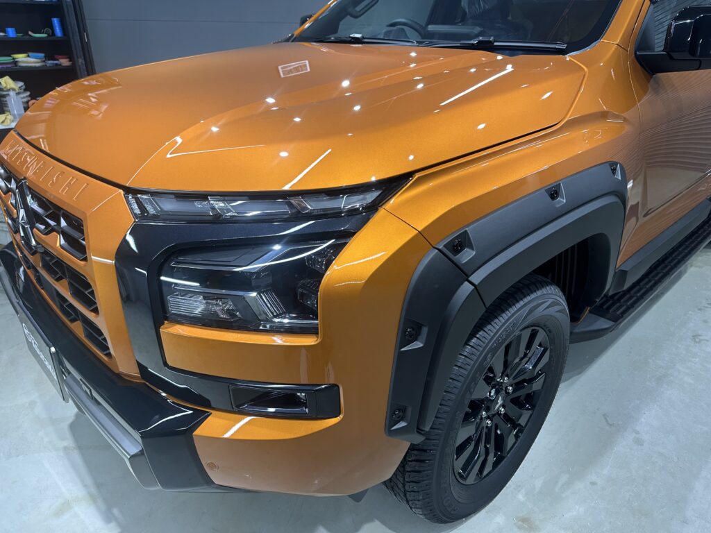 三菱トライトン・鏡面磨き作業+セラミックコーティング施工事例　富山県中新川郡M様