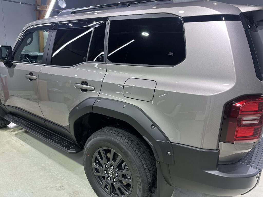 トヨタランドクルーザー２５０・鏡面磨き作業+セラミックコーティング　富山県射水市M様