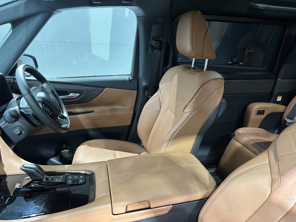 ヴェルファイア・鏡面磨き作業+セラミックコーティング施工事例　富山県魚津市Ｉ様