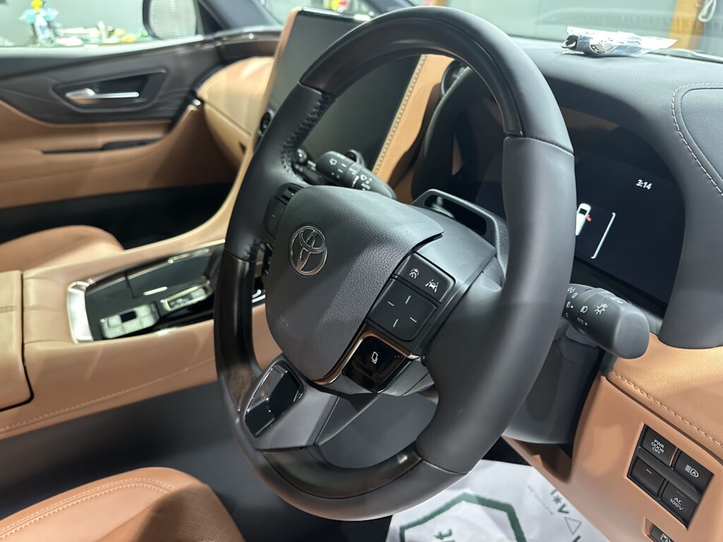 ヴェルファイア・鏡面磨き作業+セラミックコーティング施工事例　富山県魚津市Ｉ様