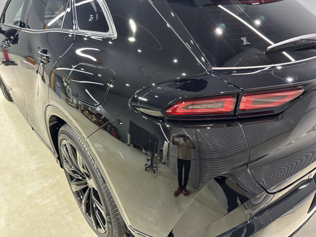 トヨタクラウンスポーツ・鏡面磨き作業+セラミックコーティング施工事例　射水市Y様