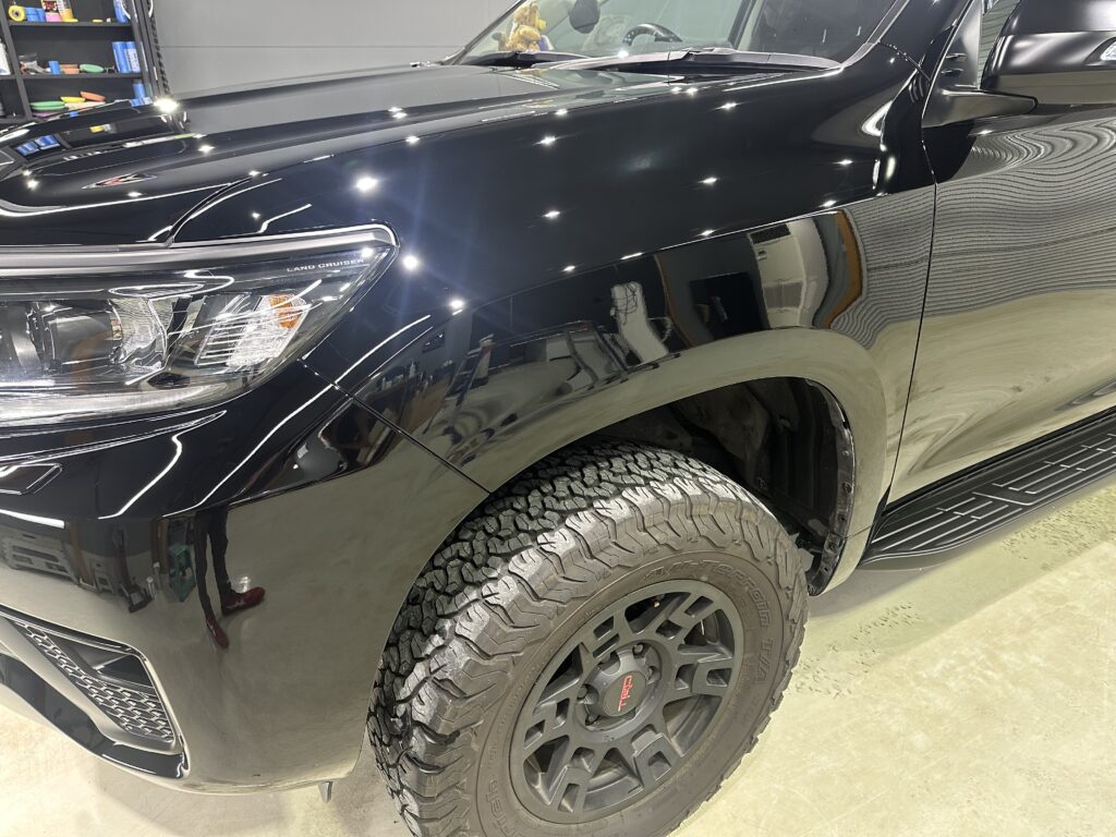 トヨタランドクルーザープラド１５０・鏡面磨き作業+セラミックコーティング施工事例　富山市M様