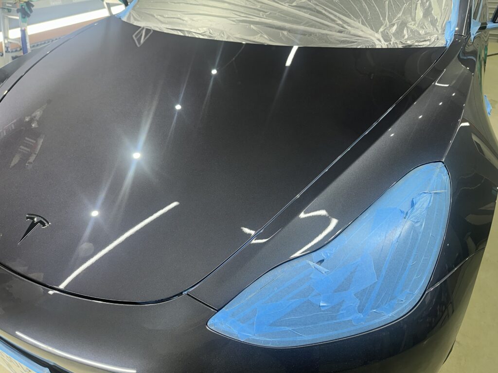 テスラモデル３・鏡面磨き作業+セラミックコーティング施工事例　富山市S様