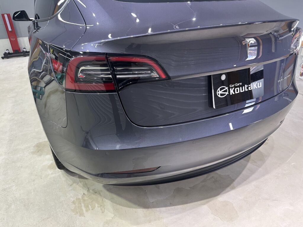 テスラモデル３・鏡面磨き作業+セラミックコーティング施工事例　富山市S様