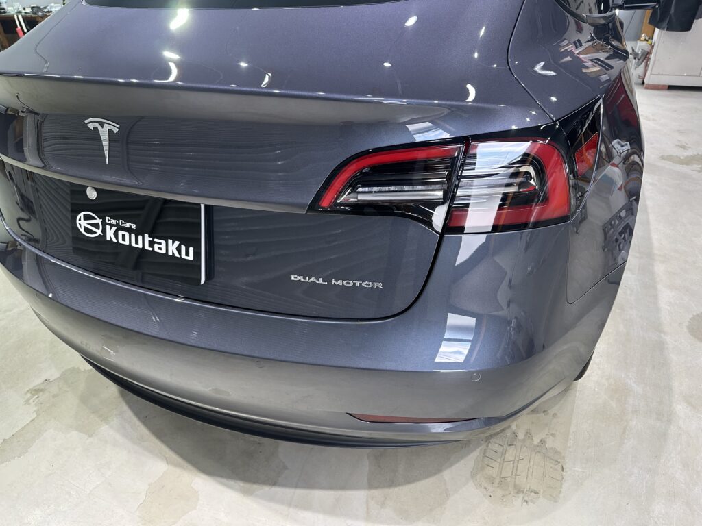 テスラモデル３・鏡面磨き作業+セラミックコーティング施工事例　富山市S様