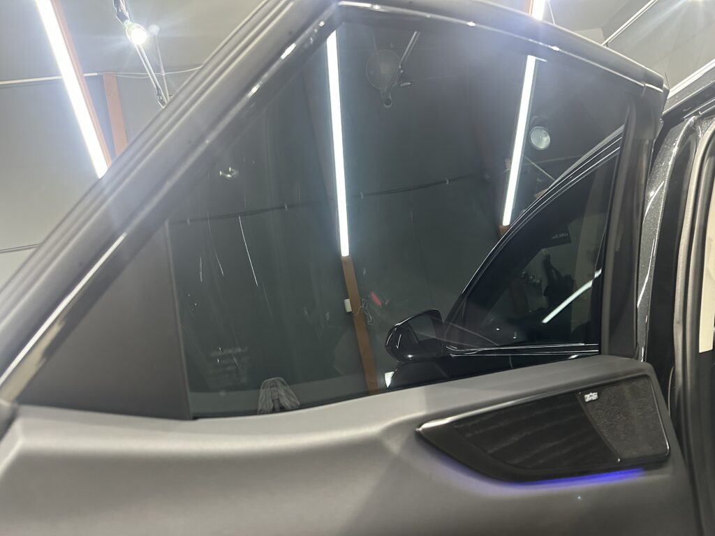 レクサスNX２５０・鏡面磨き作業+セラミックコーティング+遮熱カーフィルム施工事例　高岡市S様