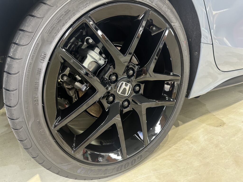 ホンダ・シビック・鏡面磨き作業+セラミックコーティング施工事例　富山市Ｉ様