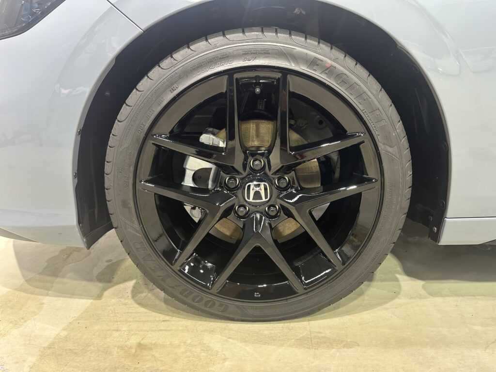 ホンダ・シビック・鏡面磨き作業+セラミックコーティング施工事例　富山市Ｉ様