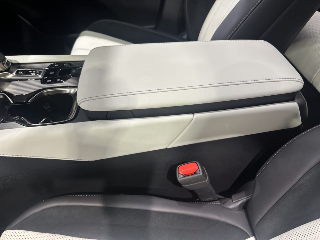 レクサス・RX350・鏡面磨き作業+セラミックコーティング施工事例　魚津市Ａ様