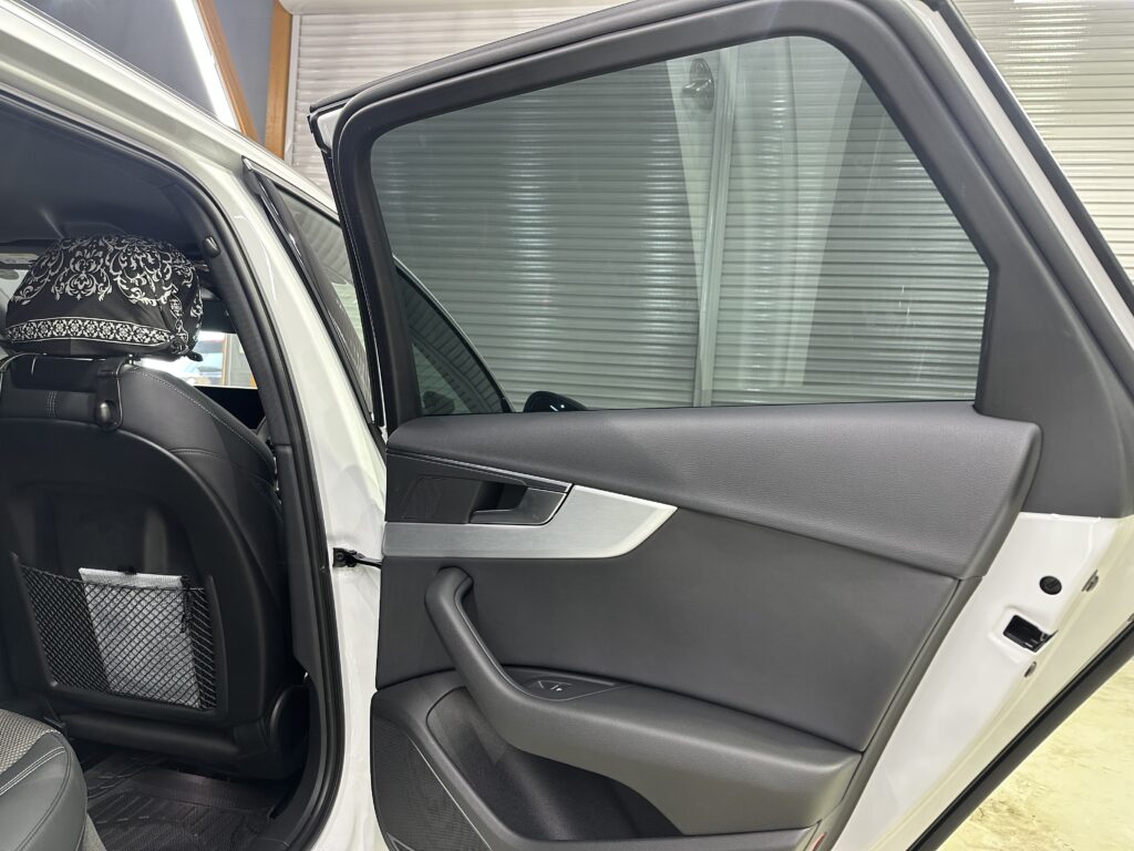 アウディ・Ａ４アバント・遮熱カーフィルム施工事例　　飛騨市N様