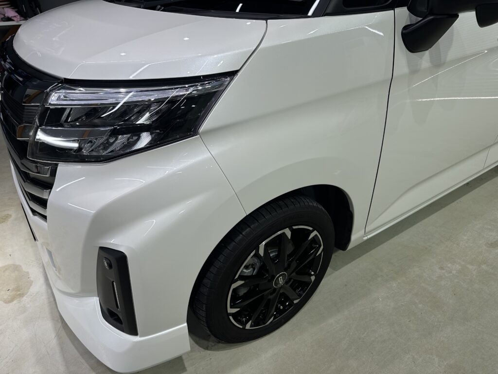 トヨタ ・ルーミーカスタム・鏡面磨き作業+セラミックコーティング+遮熱カーフィルム施工事例　富山市Ａ様