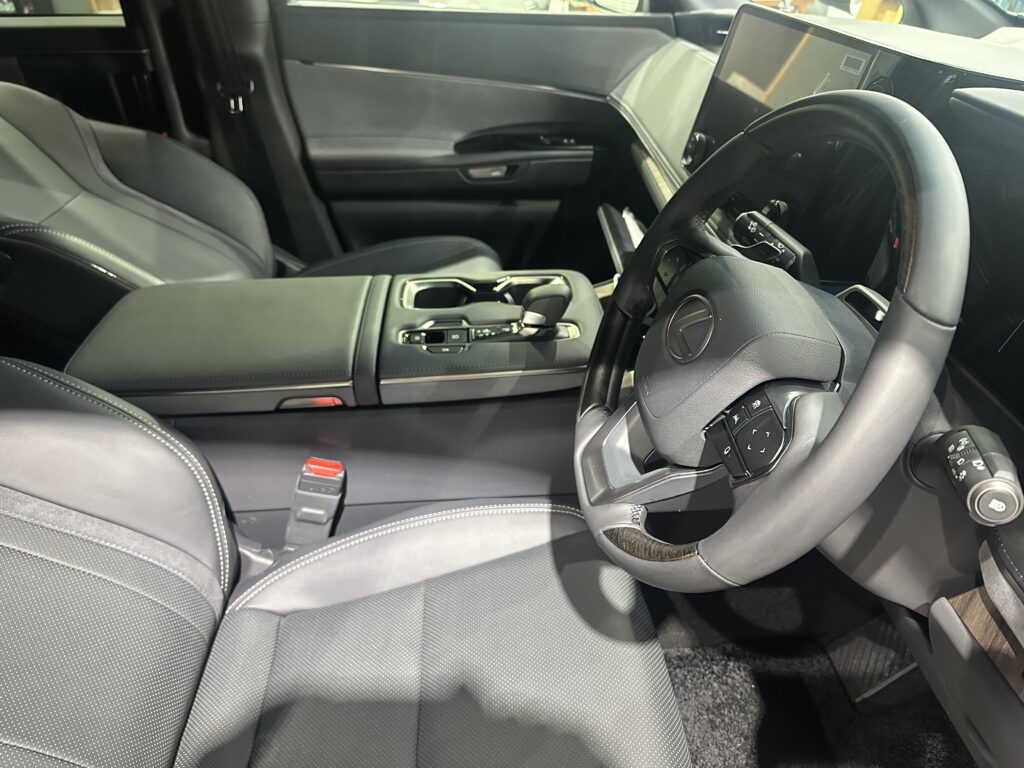 レクサス・ LM500ｈ・鏡面磨き作業+セラミックコーティング+内装コーティング施工事例　富山市K様