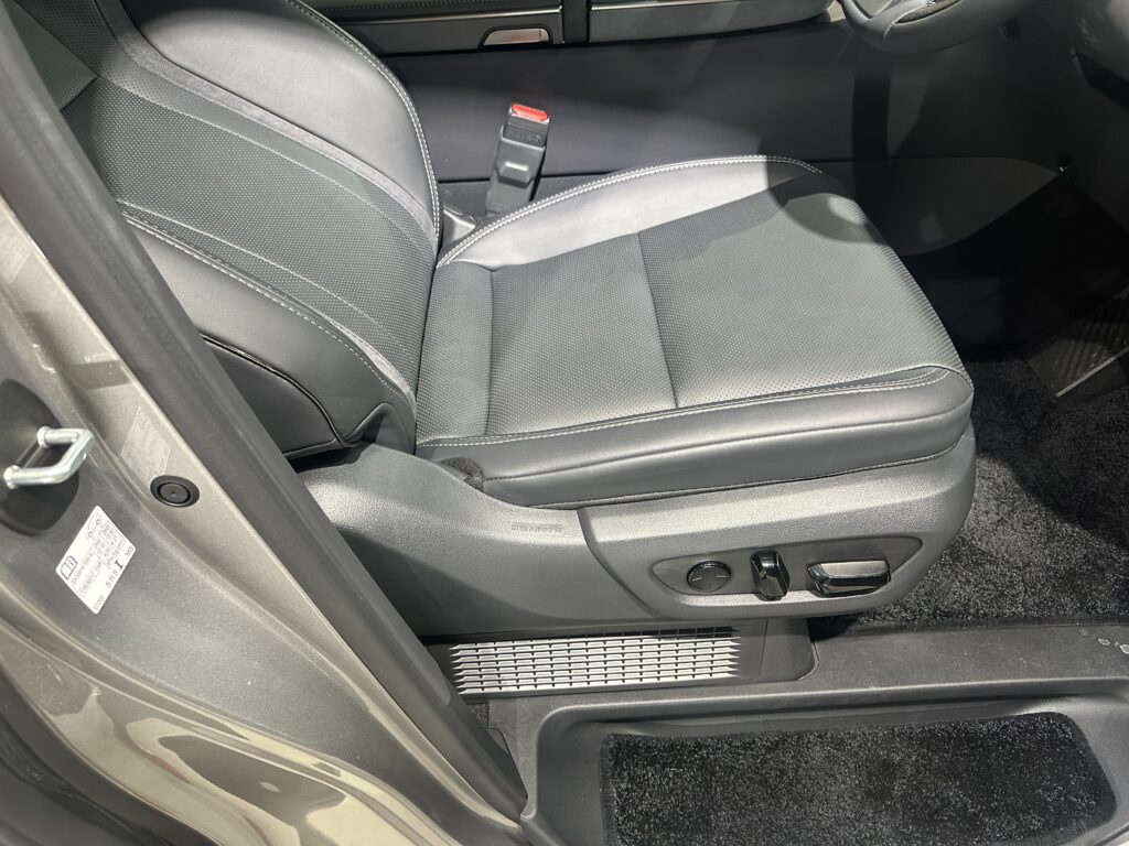 レクサス・ LM500ｈ・鏡面磨き作業+セラミックコーティング+内装コーティング施工事例　富山市K様