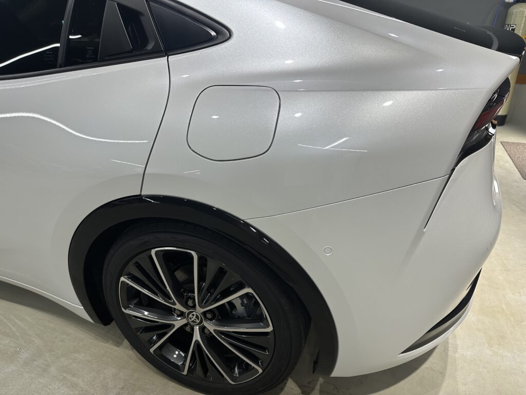 トヨタ・プリウス・鏡面磨き+セラミックコーティング施工事例　富山市H様