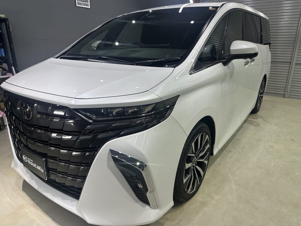 トヨタアルファード・鏡面磨き作業+セラミックコーティング+遮熱カーフィルム施工例　高岡市N様