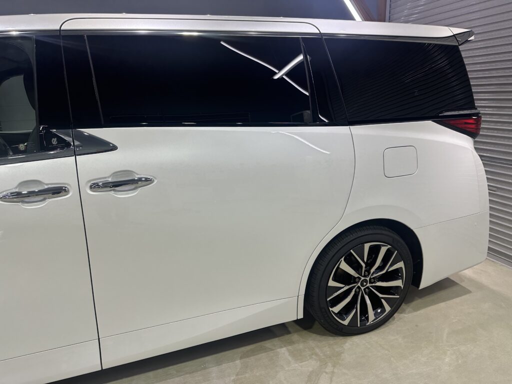 トヨタアルファード・鏡面磨き作業+セラミックコーティング+遮熱カーフィルム施工例　高岡市N様
